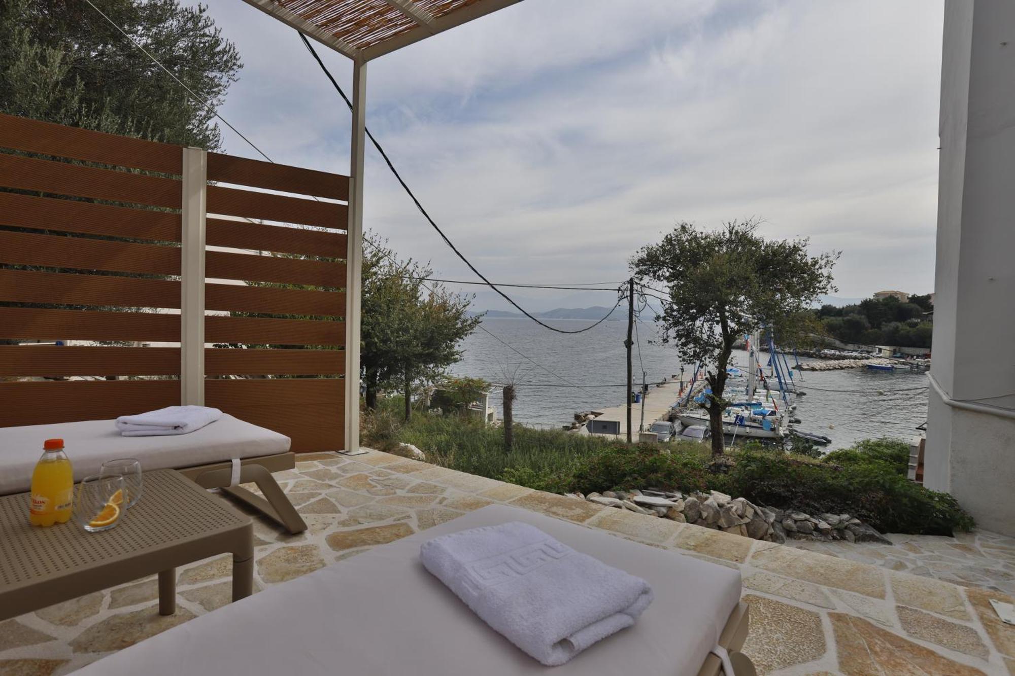 Kassiopi Seafront Elegant Apartments Ngoại thất bức ảnh