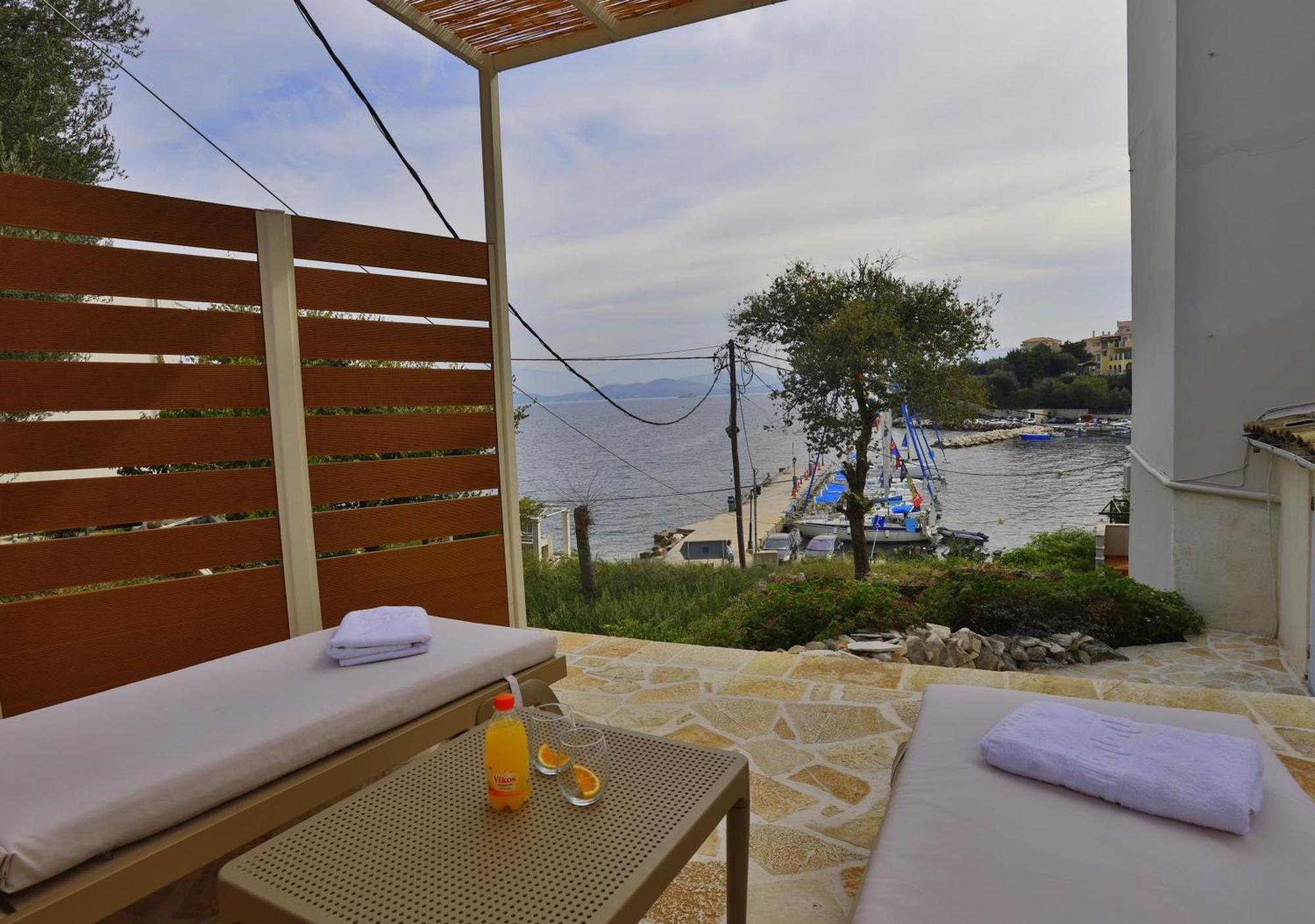 Kassiopi Seafront Elegant Apartments Ngoại thất bức ảnh